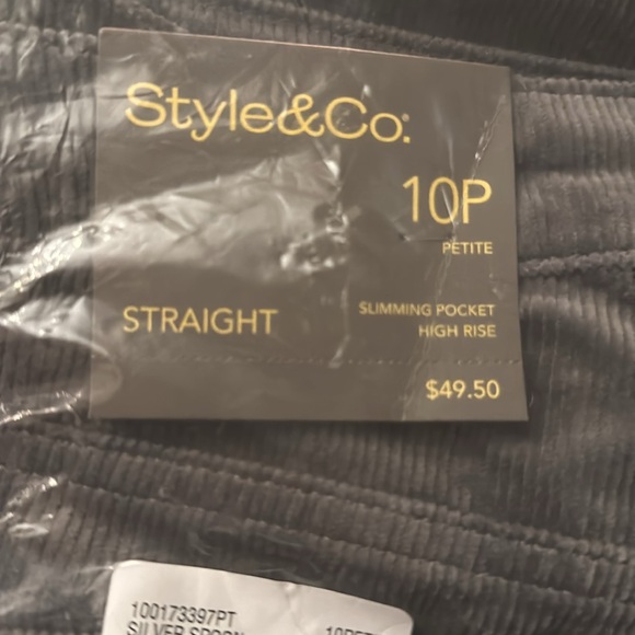 ๐ 3xโs Host Pick ๐ Petite Straight-Leg Corduroy Jeans - Picture 6 of 8